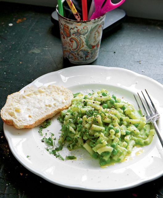 River-Cottage-Veg-Macaroni-Peas-by-Simon-Wheeler